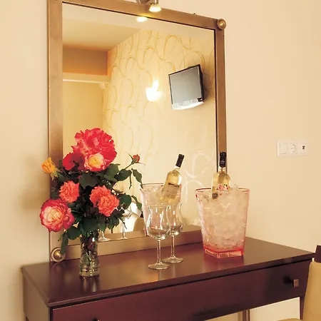 Niriides 罗希姆诺