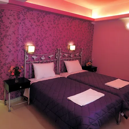 Niriides Hotel 4*