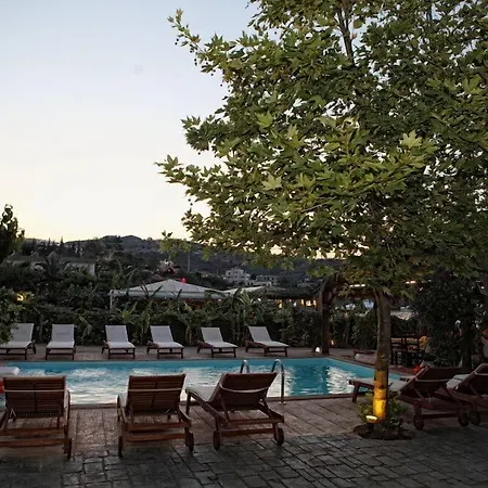 Niriides Hotel 4*